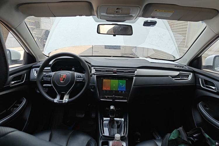 Used Roewe i5 2019 20T Automatic 4G Connect Luxury Flagship Edition Center Console