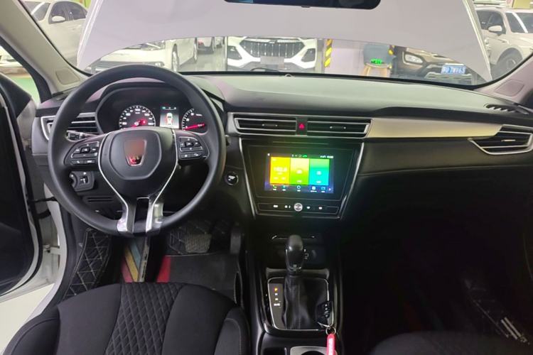 Used Roewe i5 2019 1.5L Automatic 4G Connected Linghao Edition Center Console