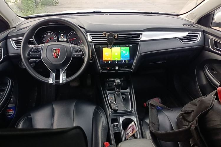 Used Roewe i5 2019 1.5L Automatic 4G Connected Langhao Edition Center Console