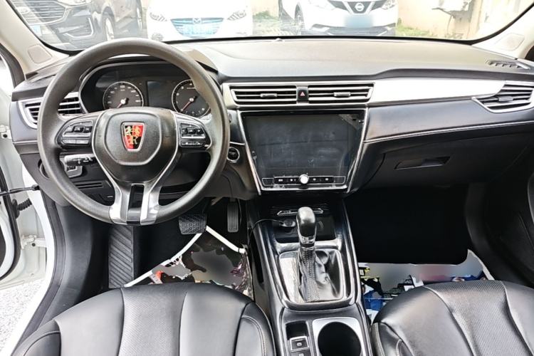 Used Roewe i5 2019 1.5L Automatic 4G Connected Langhao Edition Center Console
