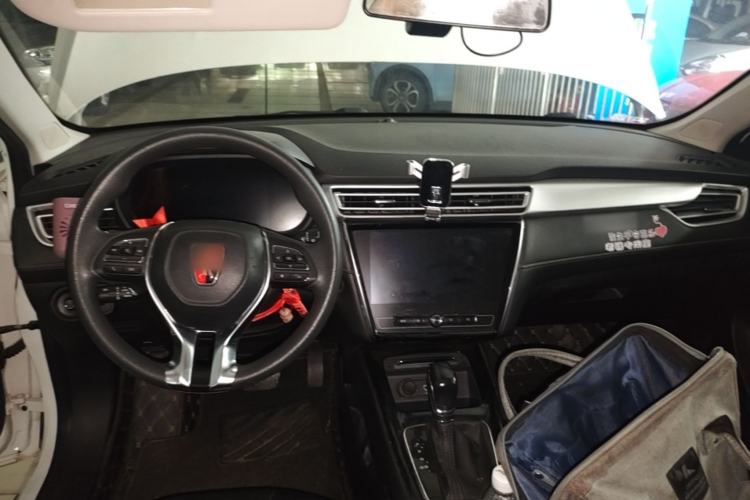 Used Roewe i5 2019 20T Automatic 4G Connected Supercharged Flagship Edition Center Console