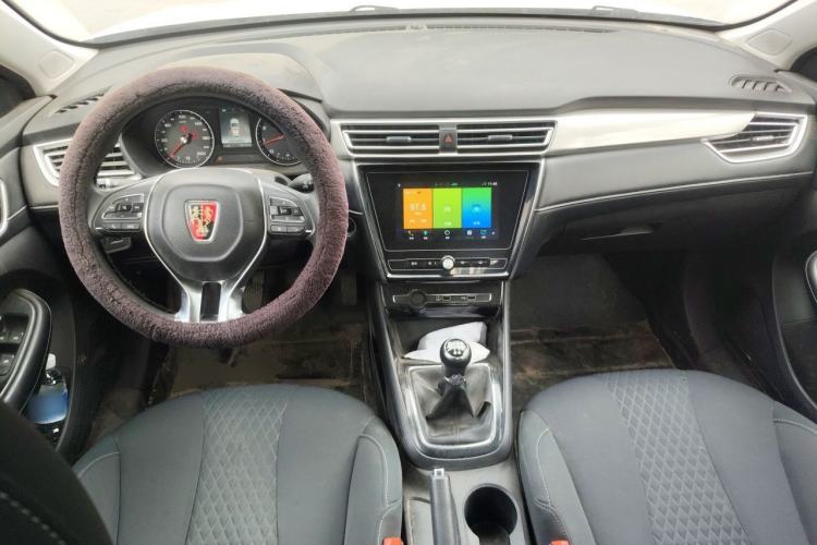 Used Roewe i5 2019 1.5L Manual 4G Connected Langyue Edition Center Console