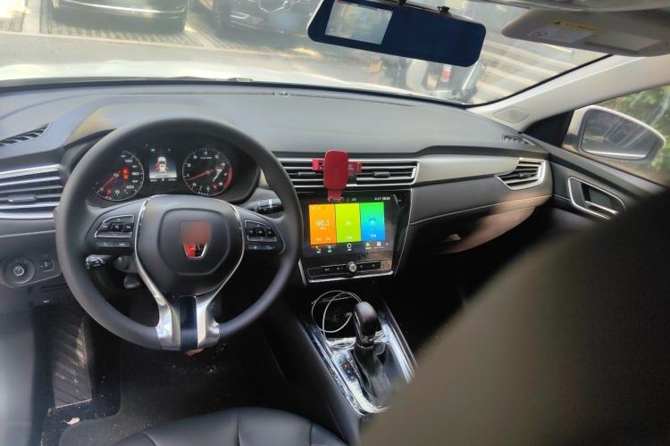 Used Roewe i5 2019 1.5L Automatic 4G Connected Langhao Edition Center Console