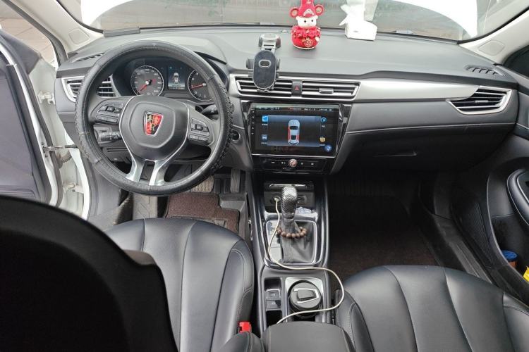 Used Roewe i5 2019 1.5L Automatic 4G Connected Langhao Edition Center Console