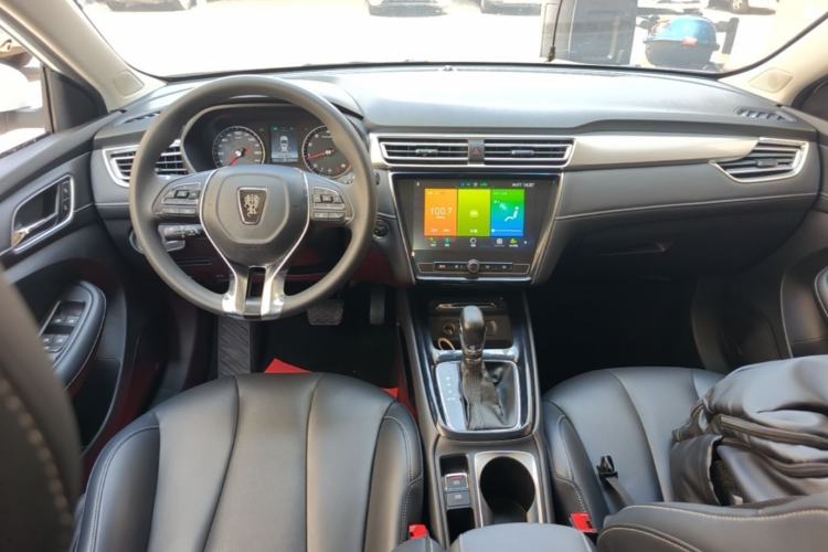 Used Roewe i5 2019 1.5L Automatic 4G Connected Langhao Edition Center Console