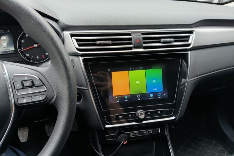 Used Roewe i5 2019 1.5L Manual 4G Connect Leehao Flagship Edition Center Console