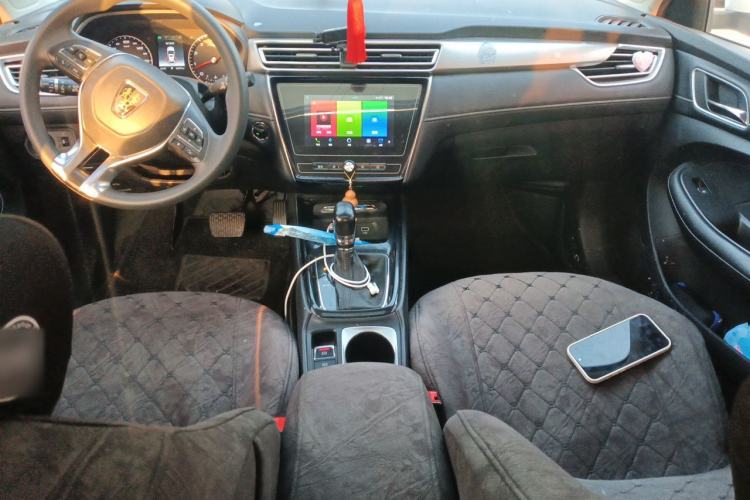 Used Roewe i5 2019 1.5L Automatic 4G Connected Langyue Edition Center Console