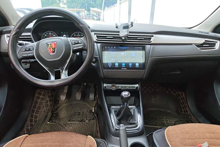 Used Roewe i5 2019 1.5L Manual 4G Connect Leehao Flagship Edition Center Console