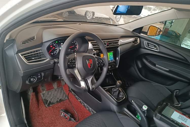 Used Roewe i5 2019 1.5L Manual 4G Connected Langyue Edition Center Console
