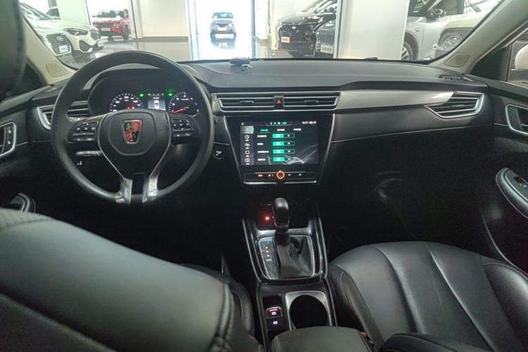 Used Roewe i5 2019 1.5L Automatic 4G Connected Langhao Edition Center Console