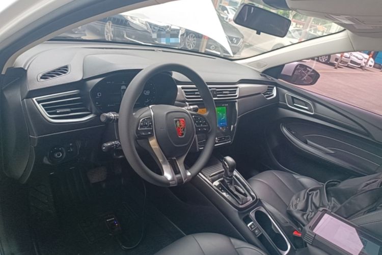 Used Roewe i5 2019 20T Automatic 4G Connected Supercharged Flagship Edition Center Console