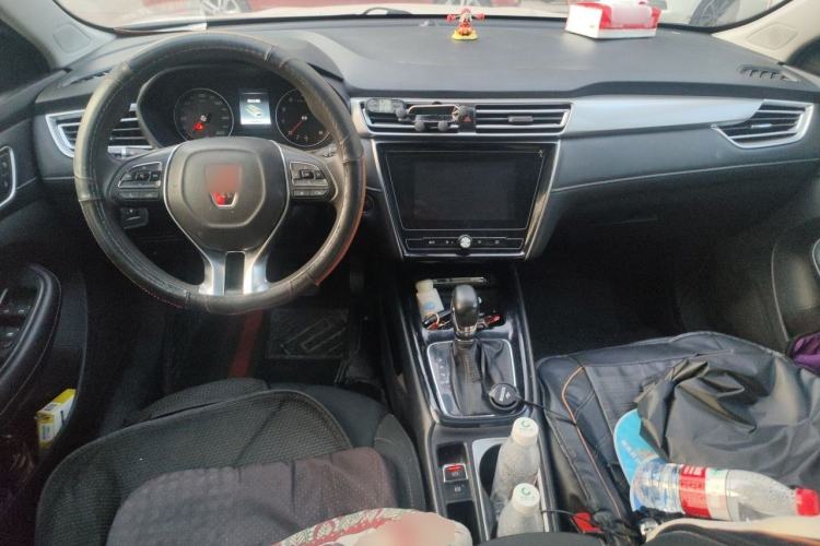 Used Roewe i5 2019 1.5L Automatic 4G Connected Langyue Edition Center Console