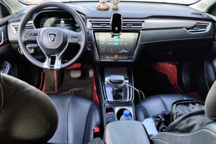 Used Roewe i5 2019 1.5L Automatic 4G Connected Langhao Edition Center Console
