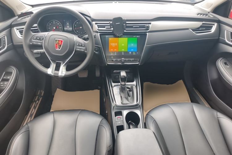 Used Roewe i5 2019 1.5L Automatic 4G Connected Langhao Edition Center Console