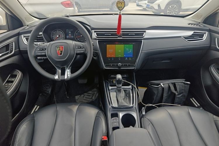 Used Roewe i5 2019 1.5L Automatic 4G Connected Linghao Flagship Edition Center Console