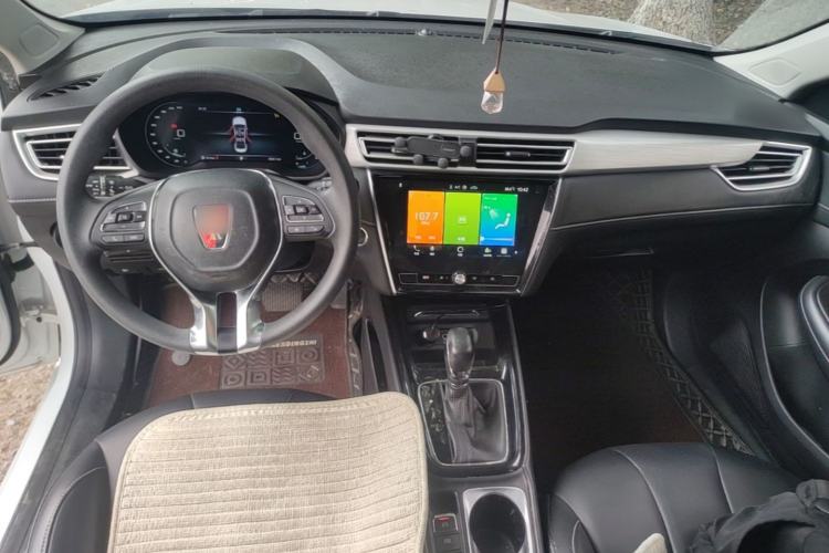 Used Roewe i5 2019 1.5L Automatic 4G Connected Langhao Edition Center Console