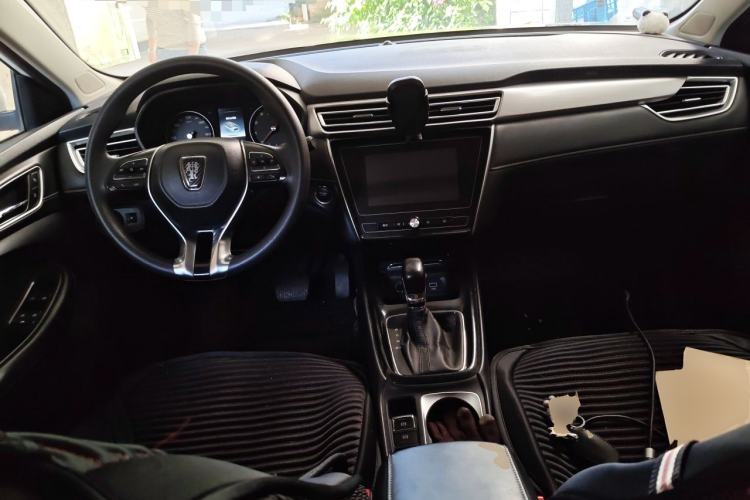 Used Roewe i5 2019 1.5L Automatic 4G Connected Langyue Edition Center Console