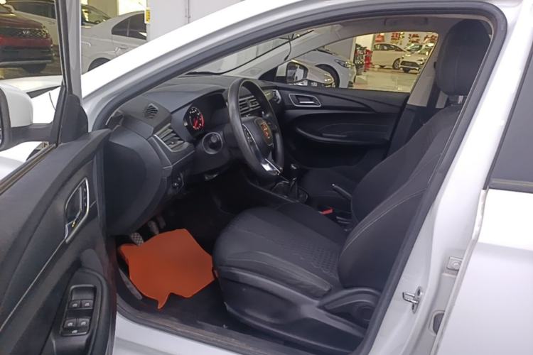 Used Roewe i5 2019 1.5L Manual 4G Connected Langyue Edition Driver Seat