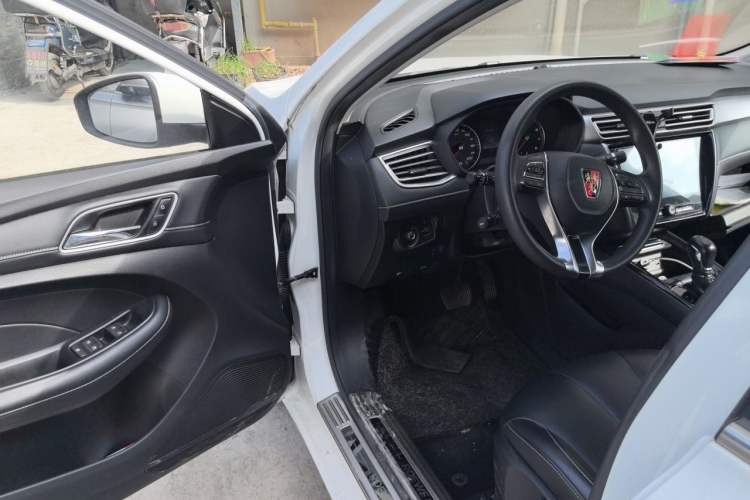 Used Roewe i5 2019 1.5L Automatic 4G Connected Langhao Edition Driver Seat