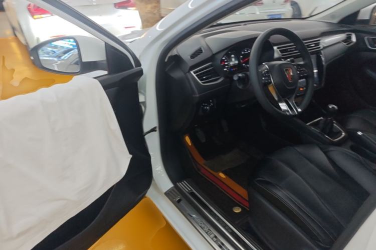 Used Roewe i5 2019 1.5L Manual 4G Connected Langyue Edition Driver Seat