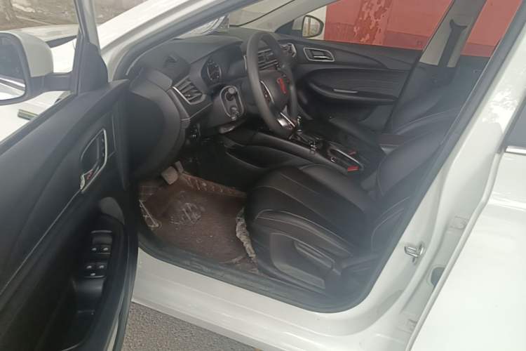 Used Roewe i5 2019 1.5L Automatic 4G Connected Langhao Edition Driver Seat