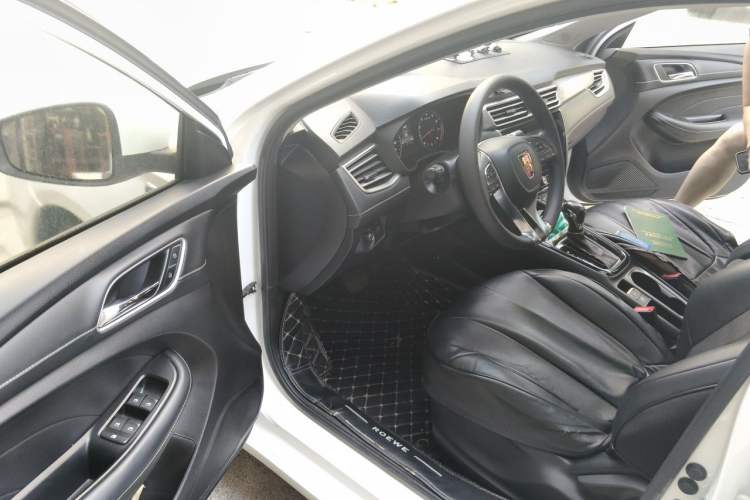 Used Roewe i5 2019 1.5L Automatic 4G Connected Langyue Edition Driver Seat