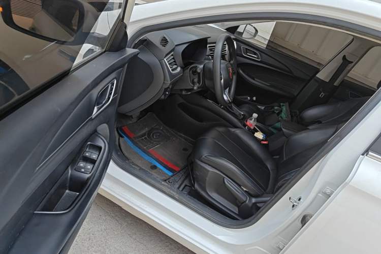 Used Roewe i5 2019 20T Automatic 4G Connect Luxury Flagship Edition Driver Seat