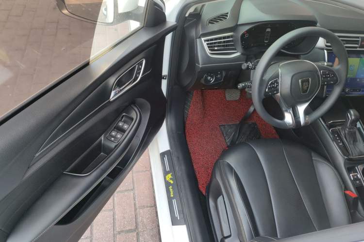 Used Roewe i5 2019 20T Automatic 4G Connect Luxury Flagship Edition Driver Seat