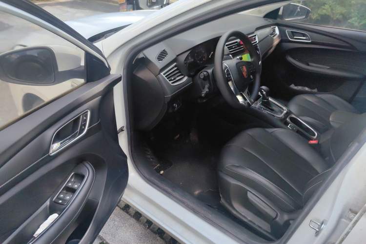 Used Roewe i5 2019 1.5L Automatic 4G Connected Langhao Edition Driver Seat