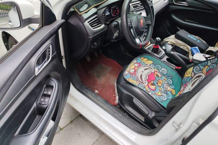 Used Roewe i5 2019 1.5L Manual 4G Connect Leehao Flagship Edition Driver Seat