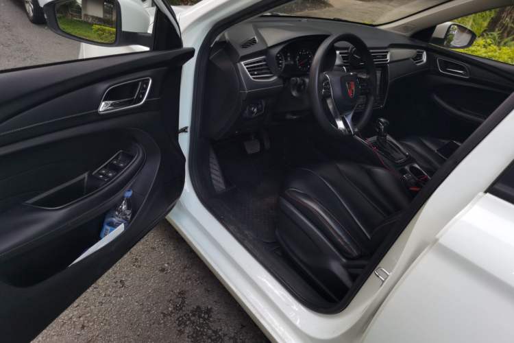 Used Roewe i5 2019 1.5L Automatic 4G Connected Langyue Edition Driver Seat