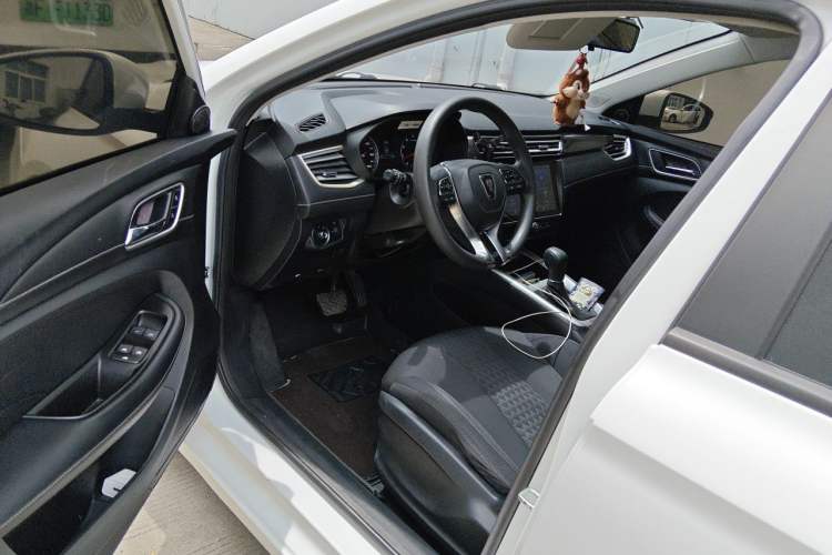 Used Roewe i5 2019 1.5L Automatic 4G Connected Langyue Edition Driver Seat