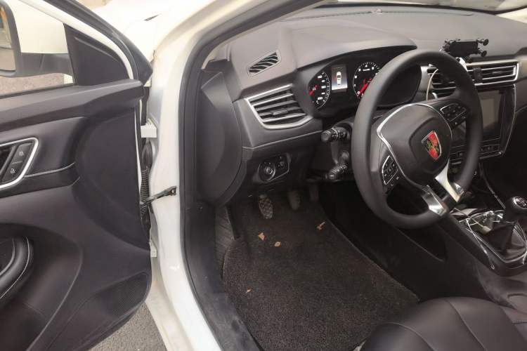 Used Roewe i5 2019 1.5L Manual 4G Connectable Langhao Edition Driver Seat