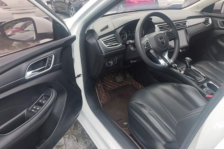 Used Roewe i5 2019 1.5L Automatic 4G Connected Langyue Edition Driver Seat