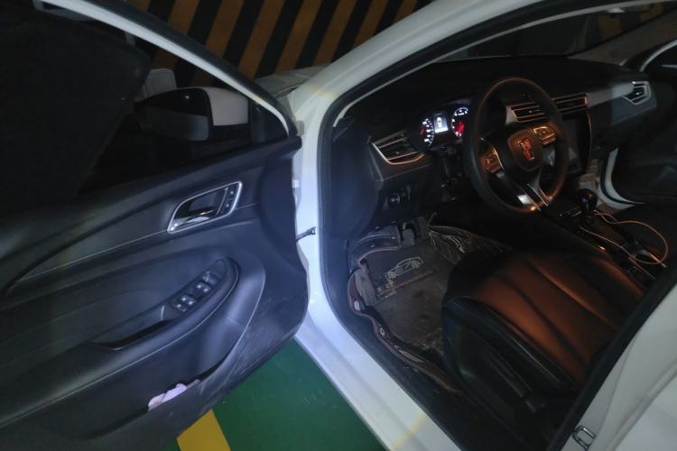 Used Roewe i5 2019 1.5L Automatic 4G Connected Langhao Edition Driver Seat