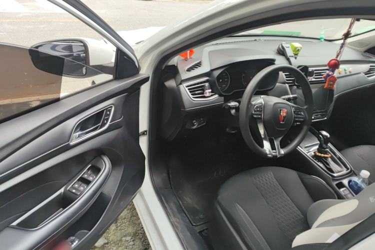 Used Roewe i5 2019 1.5L Automatic 4G Connected Langyue Edition Driver Seat