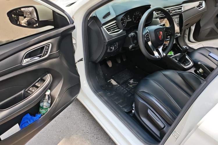 Used Roewe i5 2019 1.5L Manual 4G Connect Leehao Flagship Edition Driver Seat
