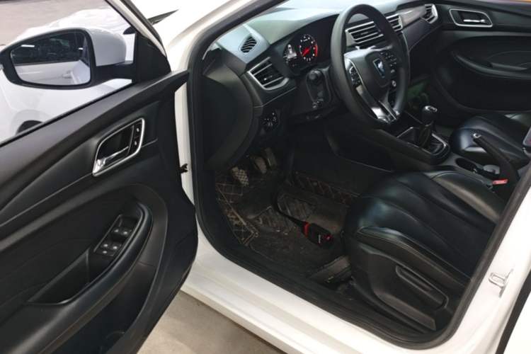 Used Roewe i5 2019 1.5L Manual 4G Connect Leehao Flagship Edition Driver Seat