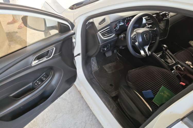 Used Roewe i5 2019 1.5L Automatic 4G Connected Langyue Edition Driver Seat