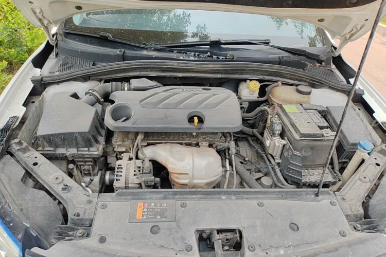 Used Roewe i5 2019 1.5L Automatic 4G Connected Langhao Edition Engine Bay