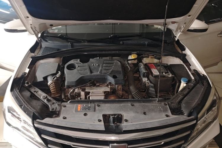 Used Roewe i5 2019 20T Automatic 4G Connected Supercharged Flagship Edition Engine Bay
