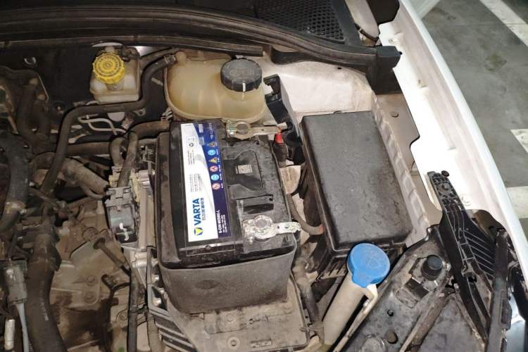Used Roewe i5 2019 1.5L Automatic 4G Connected Langyue Edition Engine Bay Left