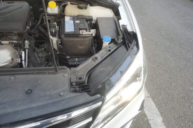 Used Roewe i5 2019 1.5L Automatic 4G Connected Langhao Edition Engine Bay Left