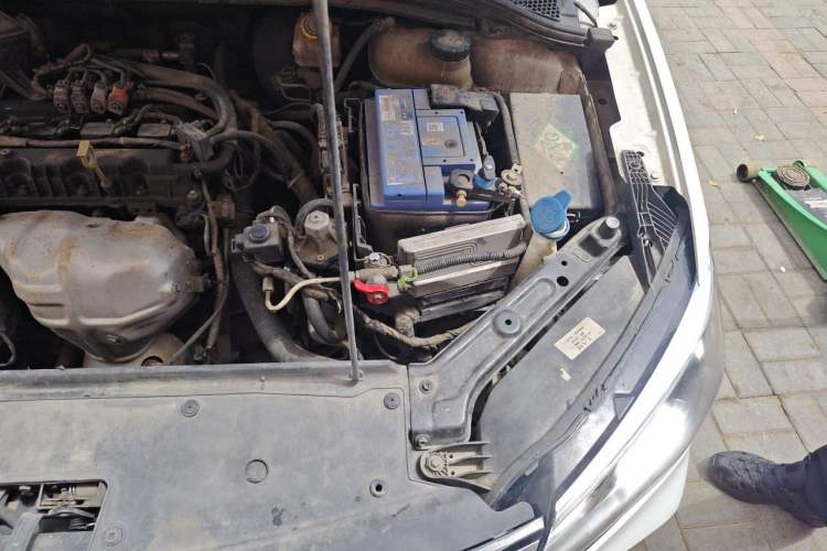 Used Roewe i5 2019 1.5L Automatic 4G Connected Langyue Edition Engine Bay Left