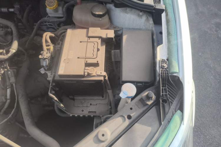 Used Roewe i5 2019 1.5L Manual 4G Connected Langyue Edition Engine Bay Left