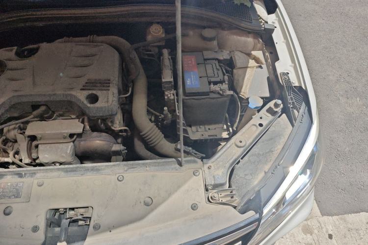 Used Roewe i5 2019 20T Automatic 4G Connected Supercharged Flagship Edition Engine Bay Left