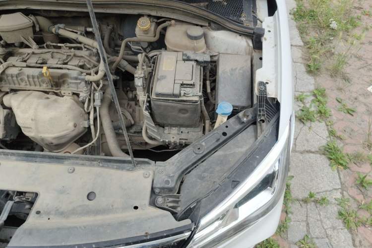Used Roewe i5 2019 1.5L Manual 4G Connected Langyue Edition Engine Bay Left