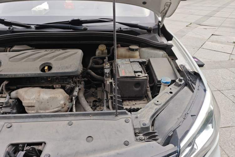 Used Roewe i5 2019 1.5L Automatic 4G Connected Langhao Edition Engine Bay Left