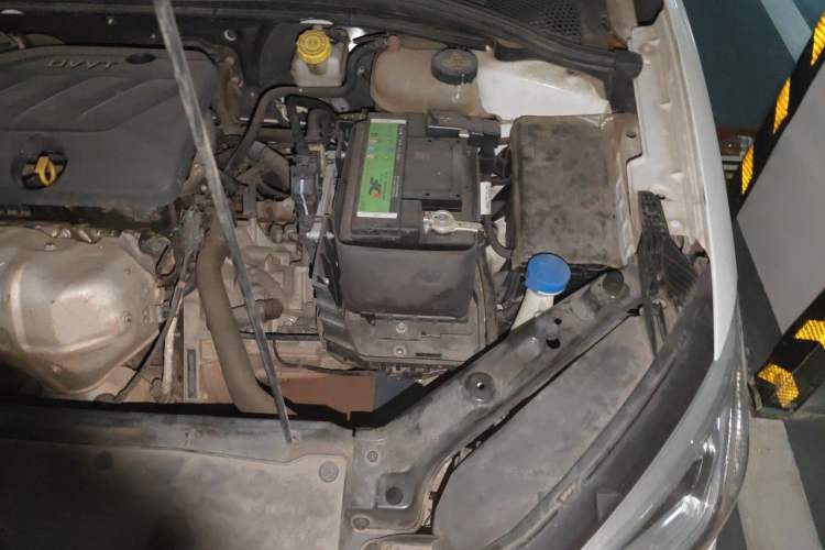 Used Roewe i5 2019 1.5L Manual 4G Connect Leehao Flagship Edition Engine Bay Left