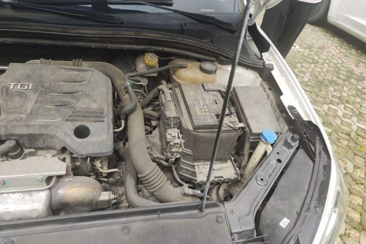 Used Roewe i5 2019 20T Automatic Intelligent Connectivity Super-Power Supreme Edition Engine Bay Left